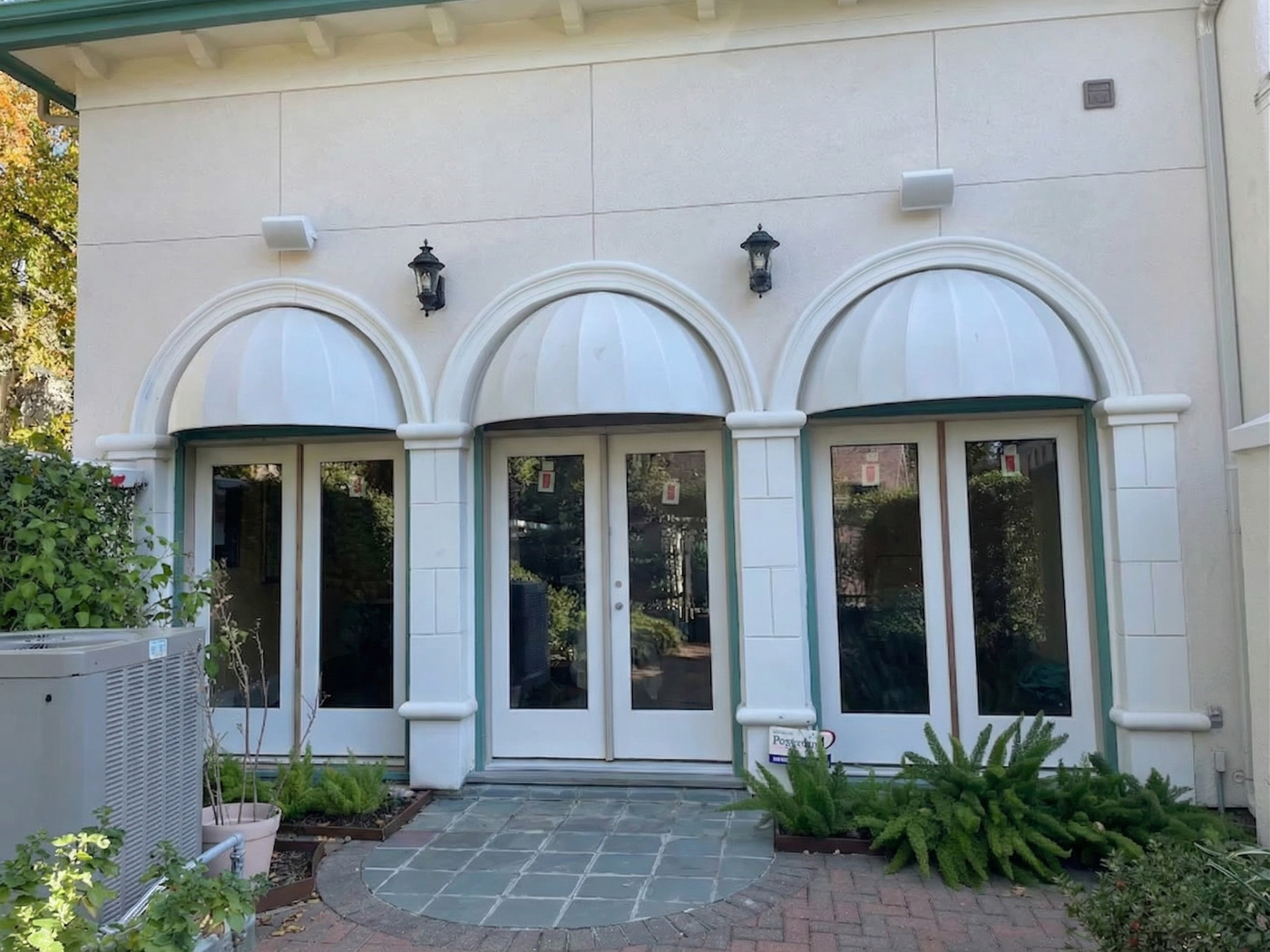 Vinyl vs. Fiberglass vs. Aluminum Windows: What Works Best in Houston?